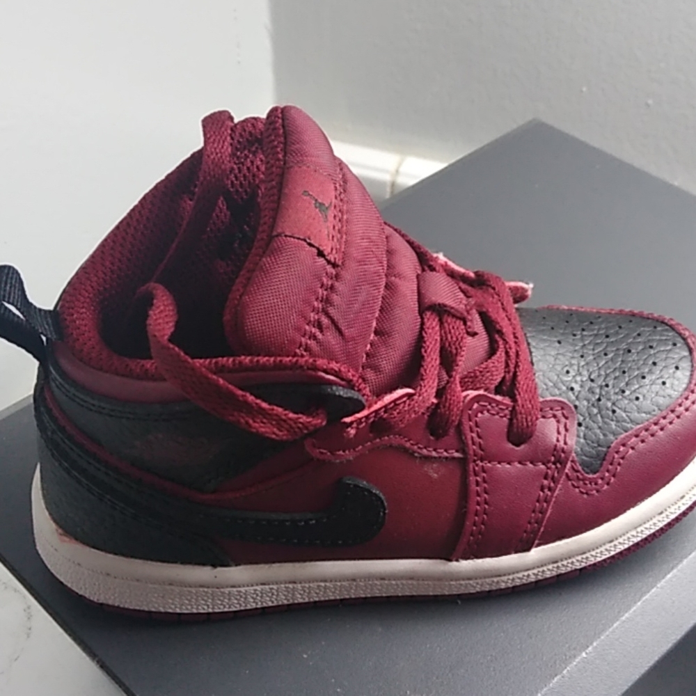 BURGUNDY AIR FORCE ONES JORDAN TODDLER 8C